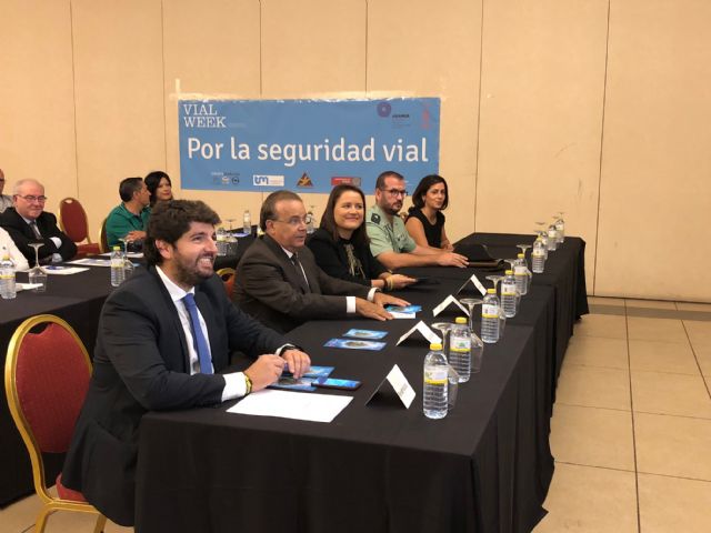 López Miras clausura la primera jornada de conferencias de la Semana de la Seguridad Vial - 2, Foto 2