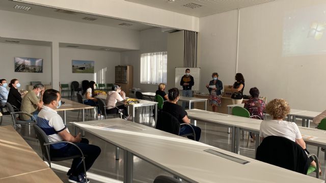 18 desempleados comienzan el curso de Atención Sociosanitaria a personas dependientes en Instituciones Sociales - 1, Foto 1