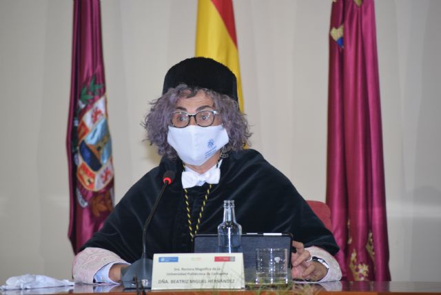 Beatriz Miguel afirma que la Universidad proporciona claves para encontrar la salida de esta terrible pandemia - 1, Foto 1