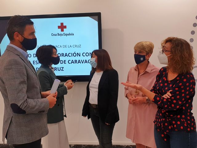 El Ayuntamiento de Caravaca y Cruz Roja firman un convenio para atender a familias y menores con dificultades económicas y sociales agravadas por la crisis del COVID-19 - 2, Foto 2