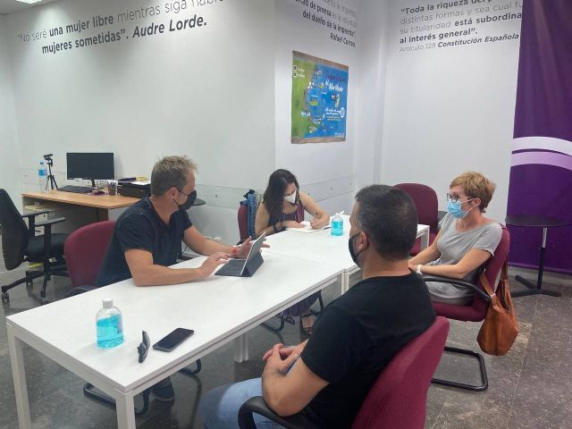 Podemos exige en la Asamblea Regional reducir el número de alumnos y alumnas por aula - 1, Foto 1