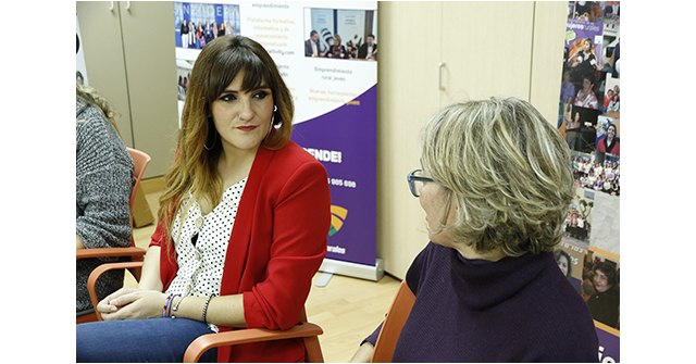 Rozalén, Carmen Calvo y una emprendedora rural, Premios FADEMUR 2021 - 1, Foto 1