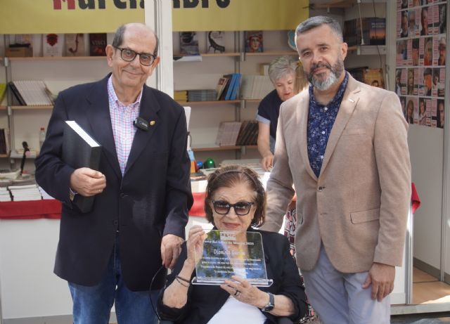 Francisco Javier Díez de Revenga recibe el Premio Letra Capital en la Feria del Libro de Murcia - 1, Foto 1