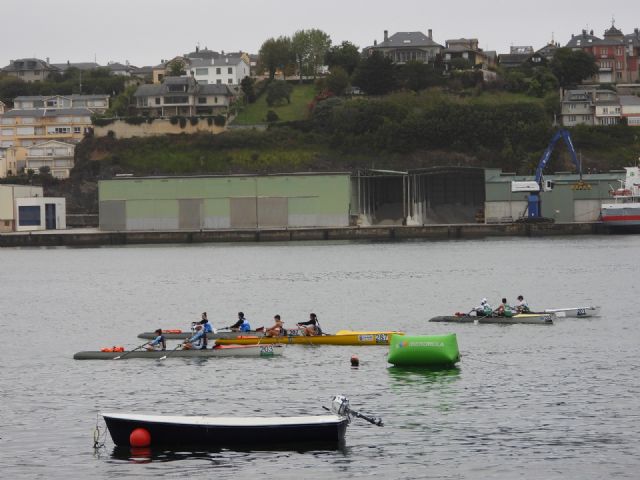 La sexta regata de la liga nacional iberdrola de remo de mar, celebrada en la ría del EO - 2, Foto 2