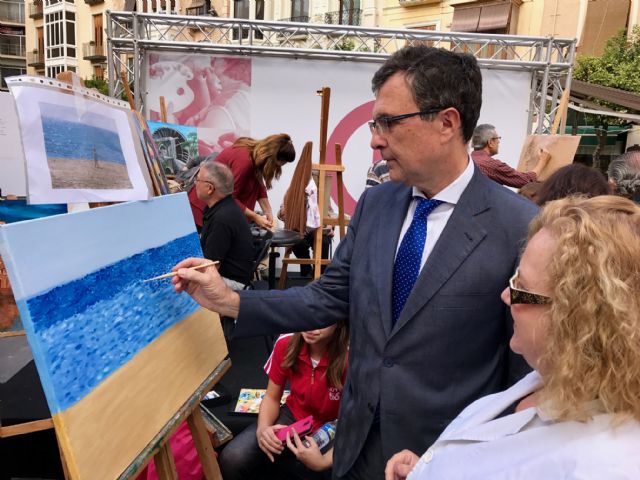 Cultura, artesanía, gastronomía y artes plásticas ocupan durante toda la mañana la Plaza Belluga - 1, Foto 1