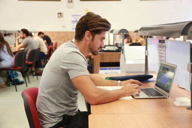 La UCAM lleva al Parlamento Europeo su modelo para la formación universitaria de los deportistas - 1, Foto 1