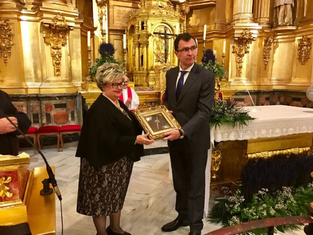 Ballesta recibe la Tizona del Cid concedida por la Hermandad del Cristo de Burgos - 1, Foto 1