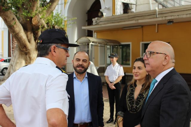 Diputados nacionales, cargos orgánicos y concejales de Ciudadanos visitan el Arsenal Militar y se reúnen con Navantia - 2, Foto 2