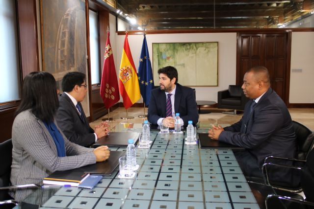 López Miras se reúne con el nuevo cónsul general de Ecuador en Murcia - 1, Foto 1
