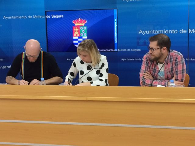 El Ayuntamiento de Molina de Segura y la Asociación No te prives firman un convenio para la realización de actividades de sensibilización contra la LGTBIfobia - 2, Foto 2