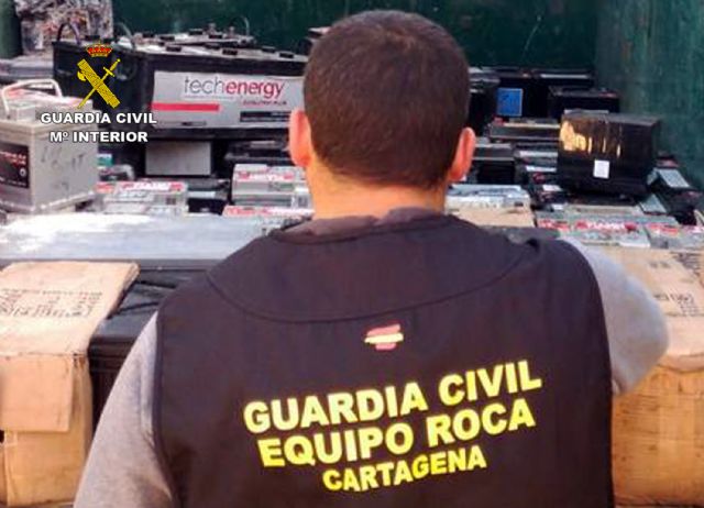La Guardia Civil desmantela en Cartagena una organización criminal dedicada a la sustracción de baterías - 1, Foto 1