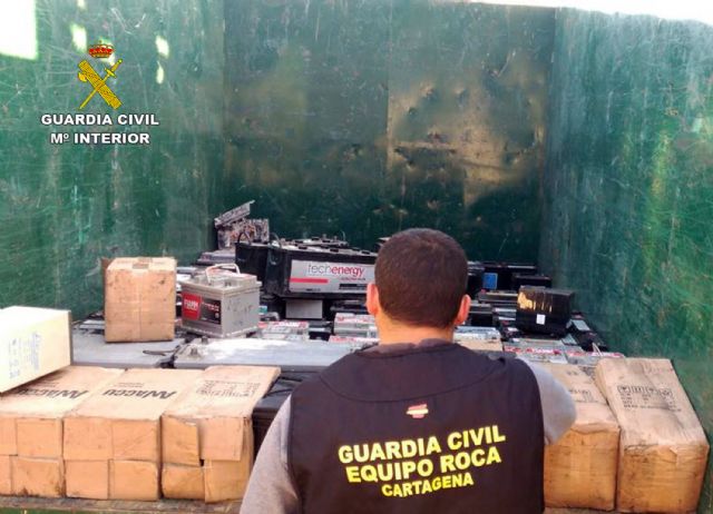 La Guardia Civil desmantela en Cartagena una organización criminal dedicada a la sustracción de baterías - 4, Foto 4