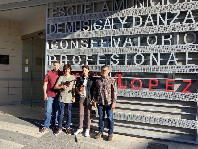 Dos alumnos de violín del Conservatorio de Música Maestro Jaime López de Molina de Segura han sido seleccionados como titulares de la Orquesta de Jóvenes de la Región de Murcia - 1, Foto 1