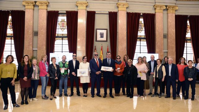 Murcia presenta su cupón del Premio Reina Letizia de Accesibilidad 2018 con la Catedral como imagen central - 3, Foto 3