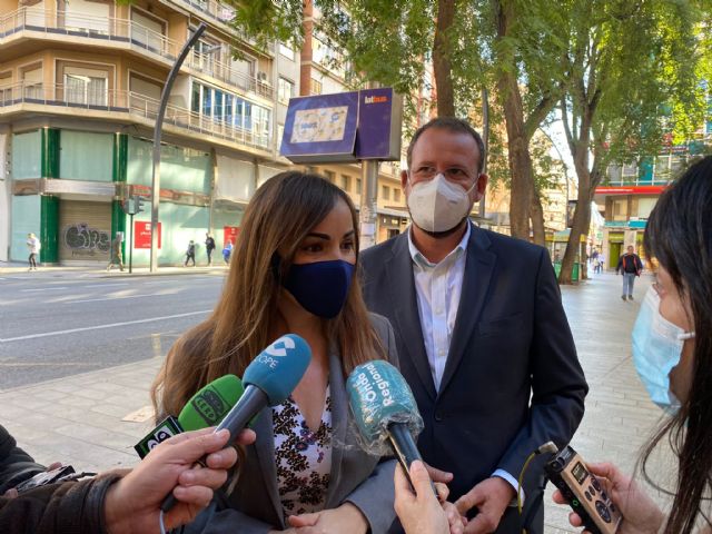 El PSOE condena a los usuarios del transporte público a pagar un 40% más en sus viajes - 1, Foto 1