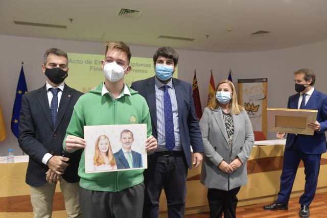 López Miras entrega los premios de la 40ª edición del concurso escolar '¿Qué es un rey para ti?' - 1, Foto 1