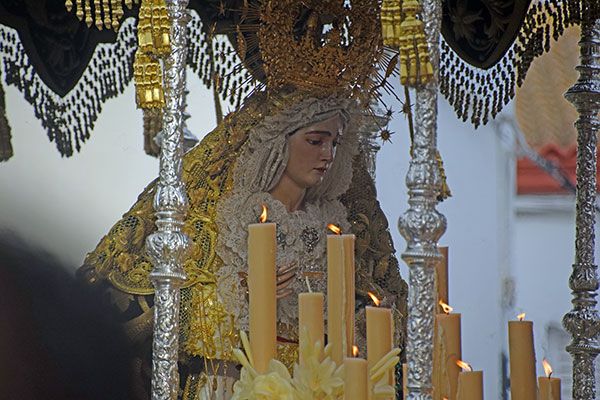 En un otoño primaveral de octubre, María Santísima de las Angustias paseó por Alcalá del Río, por su boda de Oro de su coronación canónica - 3, Foto 3