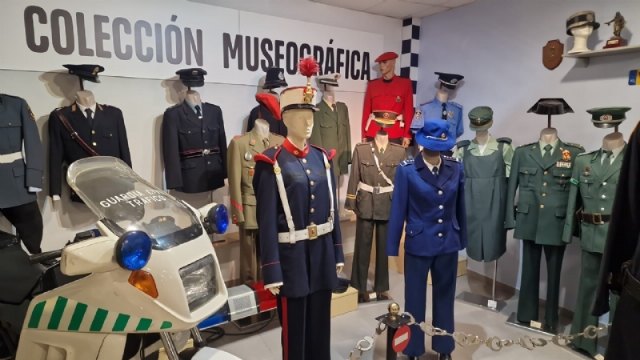 Aprueban un convenio con el Ayuntamiento de Aledo por el cual éste cede una serie de vehículos en desuso al Museo de la Policía Local de Totana, Foto 7