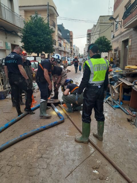 Operarios de limpieza se incorporan al dispositivo de ayuda desplazado a Valencia - 1, Foto 1