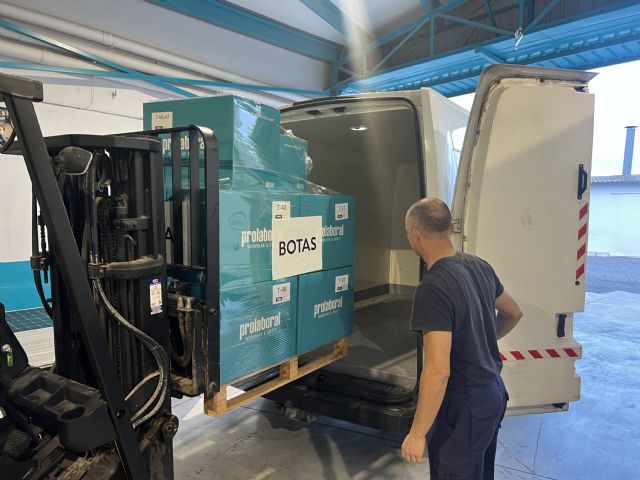 El Ayuntamiento de Jumilla envía más de 3.000 pares de guantes y más de 500 pares de botas de agua a los pueblos afectados por la DANA - 2, Foto 2