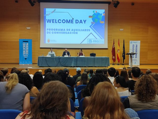 Bienvenida a 200 jóvenes de más de 15 países que participan este curso en el programa de auxiliares de conversación en centros educativos - 2, Foto 2