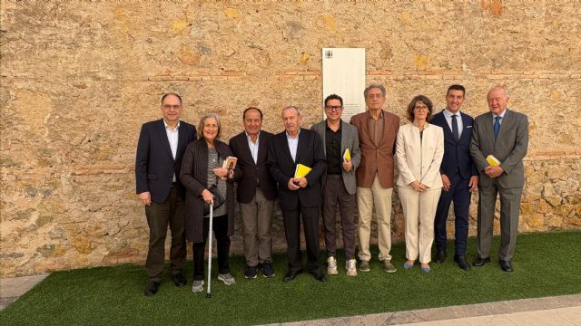 La Fundación Pedro Cano celebra su decimoquinto aniversario con una exposición, un concierto, un concurso y el tradicional encuentro con el creador blanqueño pintando granadas al natural - 1, Foto 1