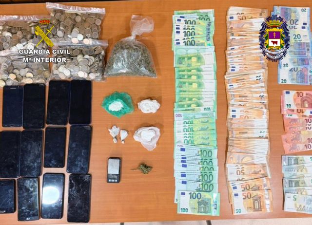 La Guardia Civil desarticula un clan familiar dedicado a la venta de droga con la incautación de más de 400 dosis de cocaína - 4, Foto 4