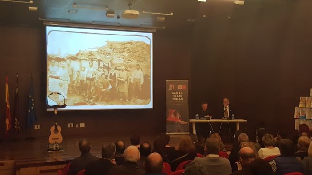 Recuerdo emocionante en la presentación del libro Minerales de La Unión (obra póstuma) - 1, Foto 1