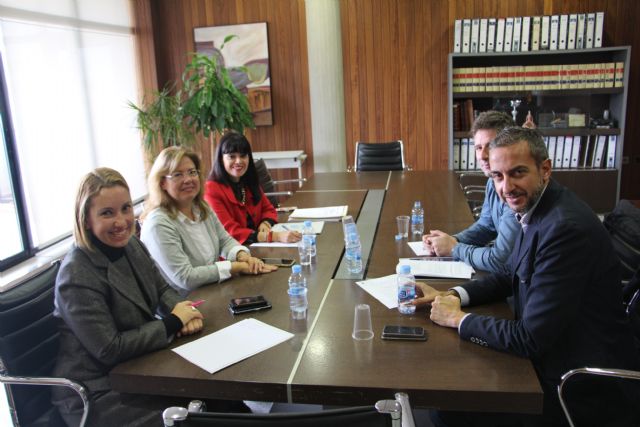 Reunión del director general de Participación Ciudadana, Unión Europea y Acción Exterior con la alcaldesa de San Pedro del Pinatar - 1, Foto 1
