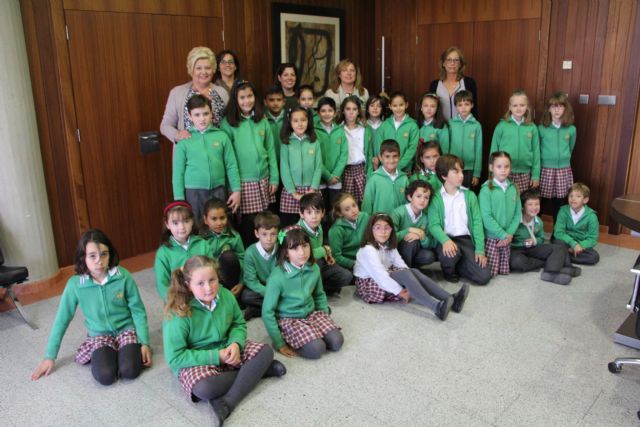 Los escolares visitan el Ayuntamiento con motivo del trigésimo octavo aniversario de la Constitución - 2, Foto 2