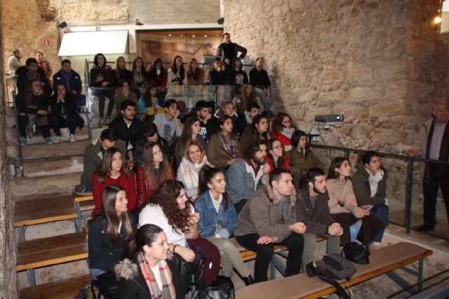 Alumnos de la UMU visitan Alhama para realizar un proyecto sobre el futuro balneario, Foto 5