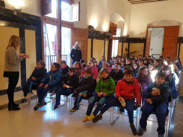 El Ayuntamiento de Caravaca abre sus puertas a los escolares con motivo del Día de la Constitución - 2, Foto 2