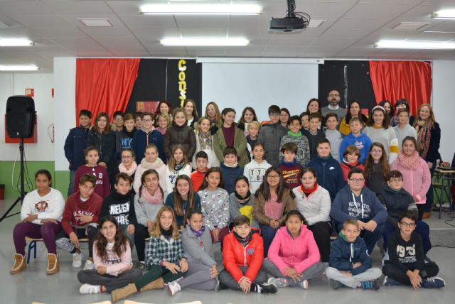 La alcaldesa ofrece una ponencia sobre la Constitución a los alumnos del Ciudad del Mar - 2, Foto 2