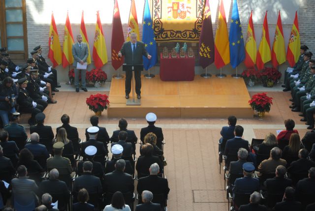 Bernabé reclama un consenso amplio de todas las fuerzas políticas para abordar cualquier reforma de la Constitución - 2, Foto 2
