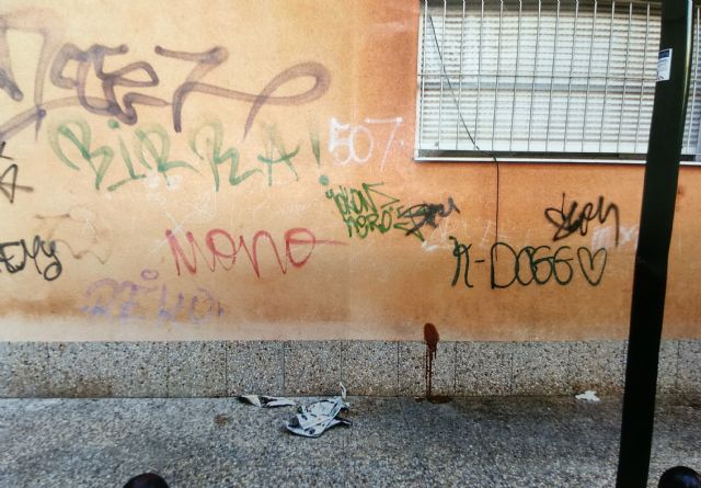 El PSOE reclama limpieza de choque en el barrio del Carmen y una solución digna para los mendigos que duermen en la calle - 1, Foto 1