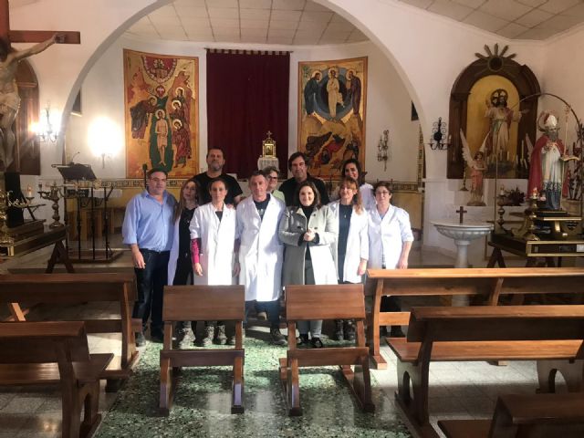 La iglesia de San Nicolás de Bari de Avilés estrena 24 nuevos bancos de madera de pino elaborados por el Taller de Carpintería  de la Concejalía de Desarrollo Local - 1, Foto 1