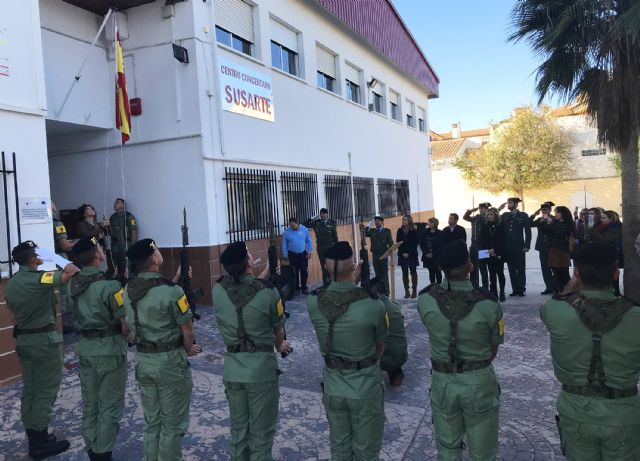 El colegio 'Susarte' celebra con un acto de izado de la bandera el día de la Constitución - 3, Foto 3