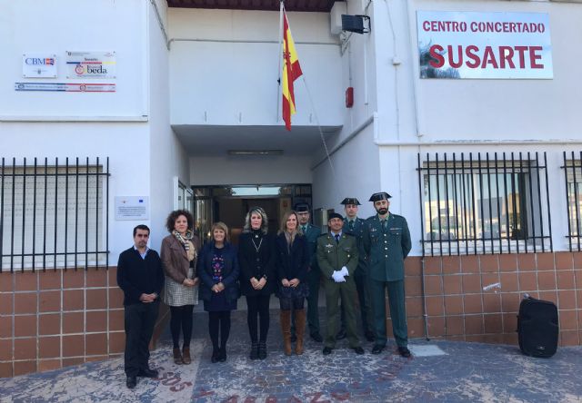 El colegio 'Susarte' celebra con un acto de izado de la bandera el día de la Constitución - 5, Foto 5