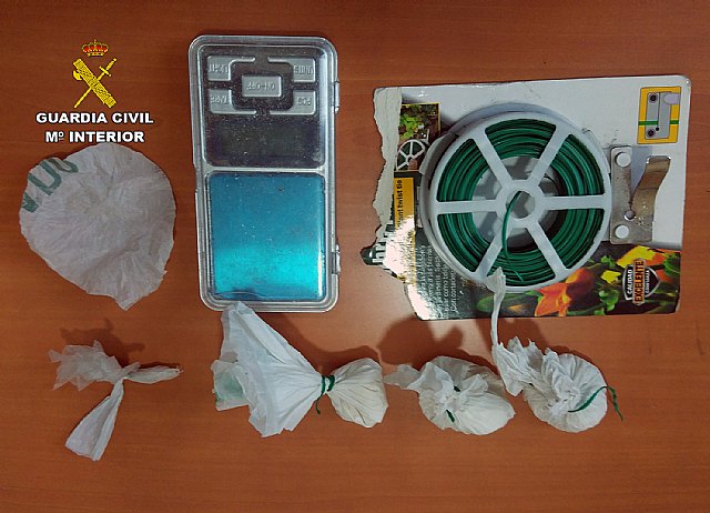 La Guardia Civil desmantela un grupo criminal dedicado al tráfico de drogas en Santomera - 2, Foto 2