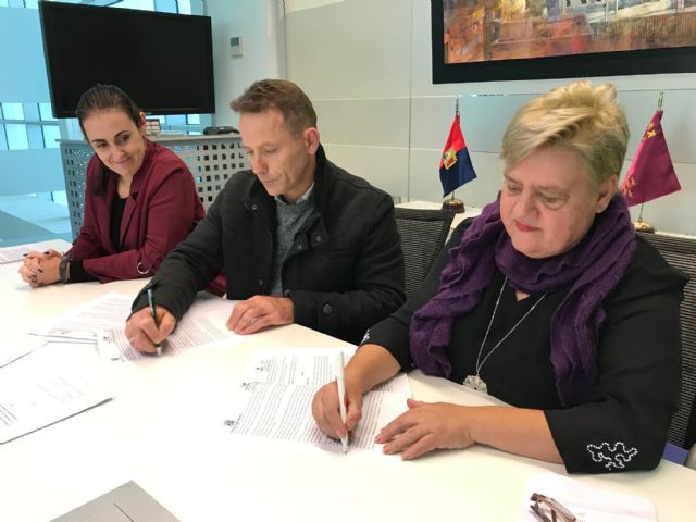 El Ayuntamiento de Torre Pacheco y FANDIF/COCEMFE-MURCIA firman Convenio de Colaboración - 3, Foto 3