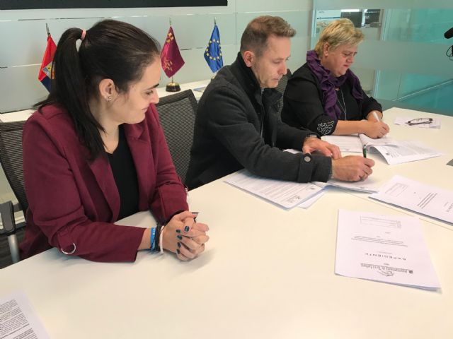 El Ayuntamiento de Torre Pacheco y FANDIF/COCEMFE-MURCIA firman Convenio de Colaboración - 4, Foto 4