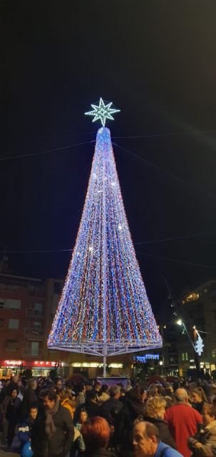 Las calles de Alcantarilla ya lucen el alumbrado de Navidad - 3, Foto 3
