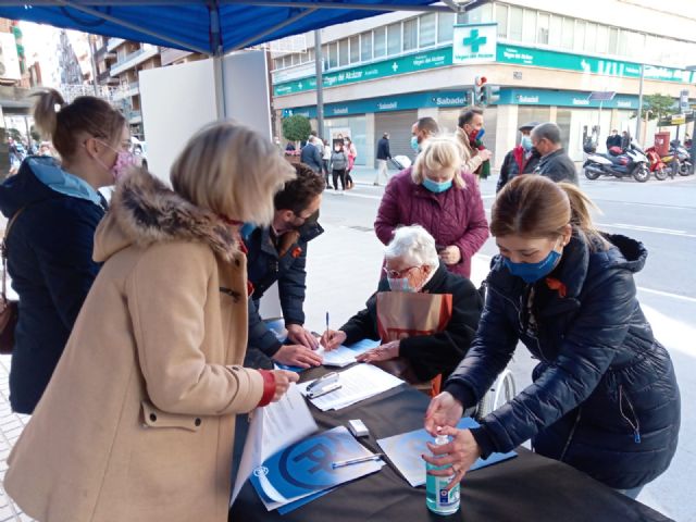 PP: Extraordinaria acogida en Lorca a la campaña en defensa de la libertad educativa y en contra de la ley del PSOE - 3, Foto 3