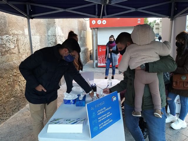 El PPRM recoge firmas contra la Ley Celaá en Murcia - 3, Foto 3