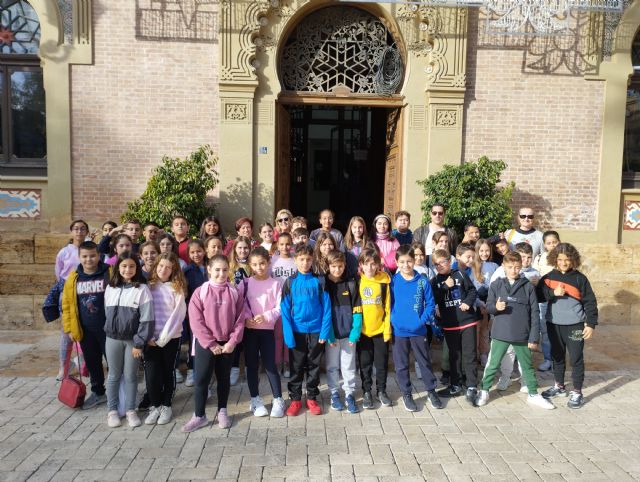Alumnos del colegio Mediterráneo visitan el Ayuntamiento con motivo del Día de la Constitución - 1, Foto 1