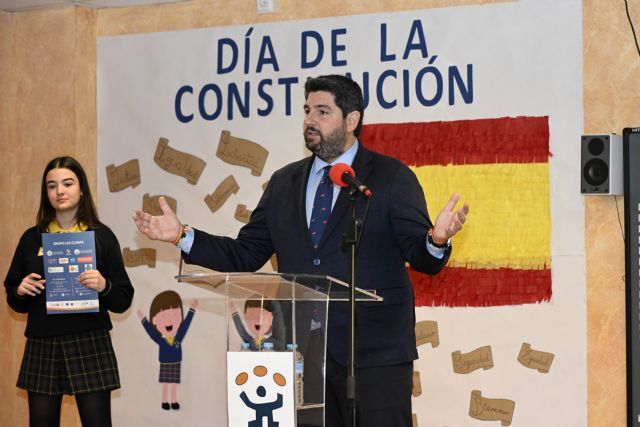 López Miras resalta la importancia de que la Constitución se conozca desde niños - 2, Foto 2