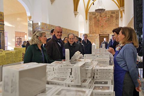 El alcalde de Sevilla y el arzobispo emérito de Sevilla, han inaugurado la tradicional la Exposición de Dulces de Conventos de Clausura de la Archidiócesis de Sevilla en el Real Alcázar - 1, Foto 1