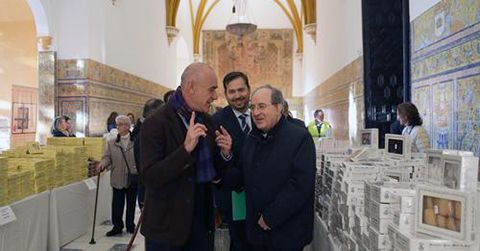 El alcalde de Sevilla y el arzobispo emérito de Sevilla, han inaugurado la tradicional la Exposición de Dulces de Conventos de Clausura de la Archidiócesis de Sevilla en el Real Alcázar - 3, Foto 3
