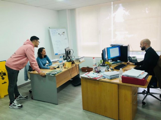 Contratados cuatro jóvenes desempleados mediante el programa de primera experiencia profesional en las administraciones públicas - 1, Foto 1