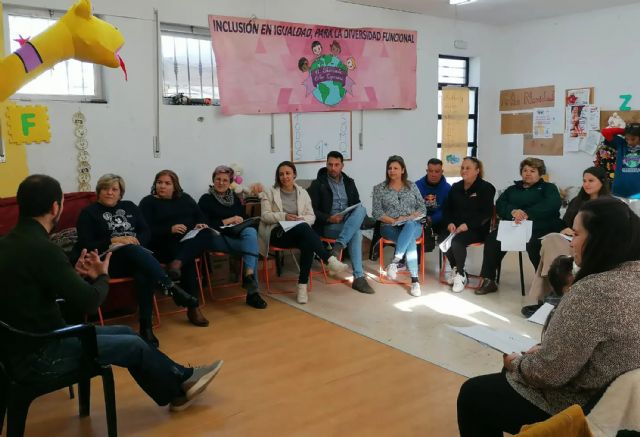 Un curso de lenguaje de signos para conmemorar el día de las personas con discapacidad - 3, Foto 3